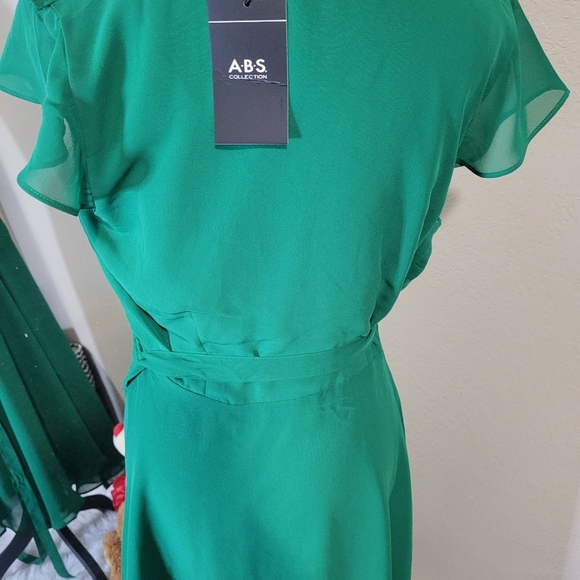 Spring dress - Picture 2 of 3